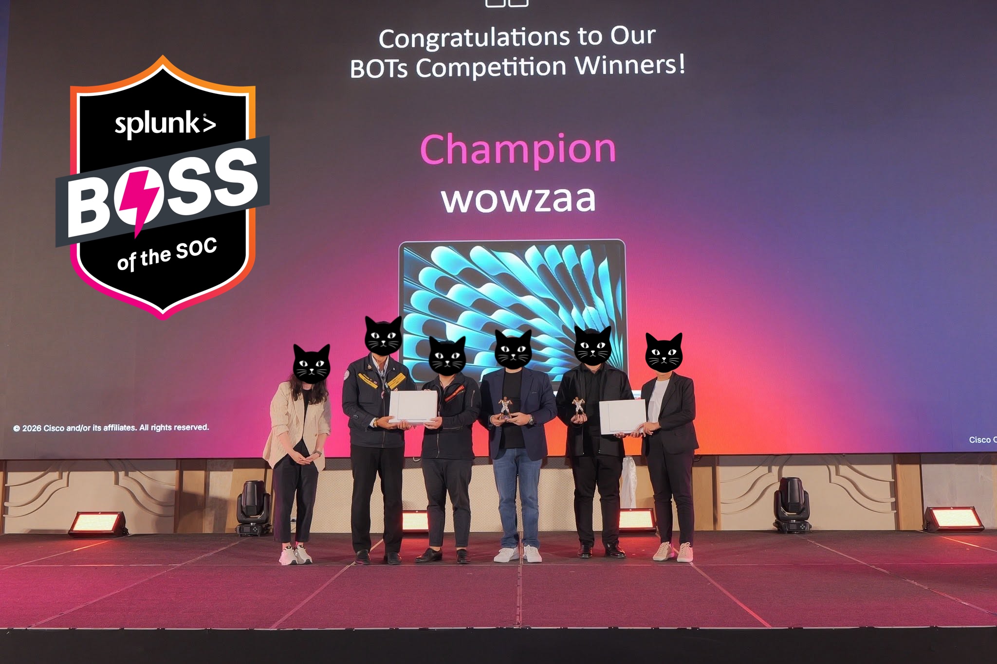 ทีม wowzaa รับรางวัลชนะเลิศการแข่งขัน Splunk BOTS โดยปิดบังใบหน้าด้วยภาพแมว